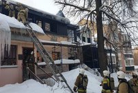 В центре Кирова загорелся двухэтажный дом